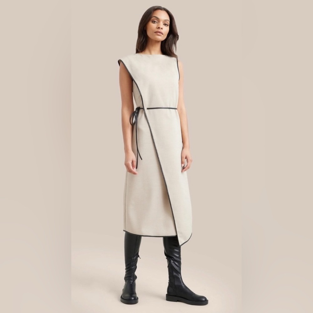 Modern Citizen Cream and Black Midi Dress